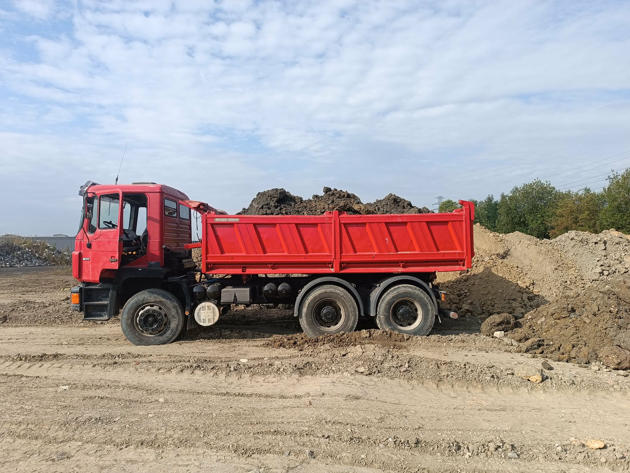 Samochód ciężarowy MAN wywrotka